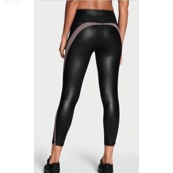 RARE Victoria's Secret Sport Knockout Legging S - Picture 2 of 2